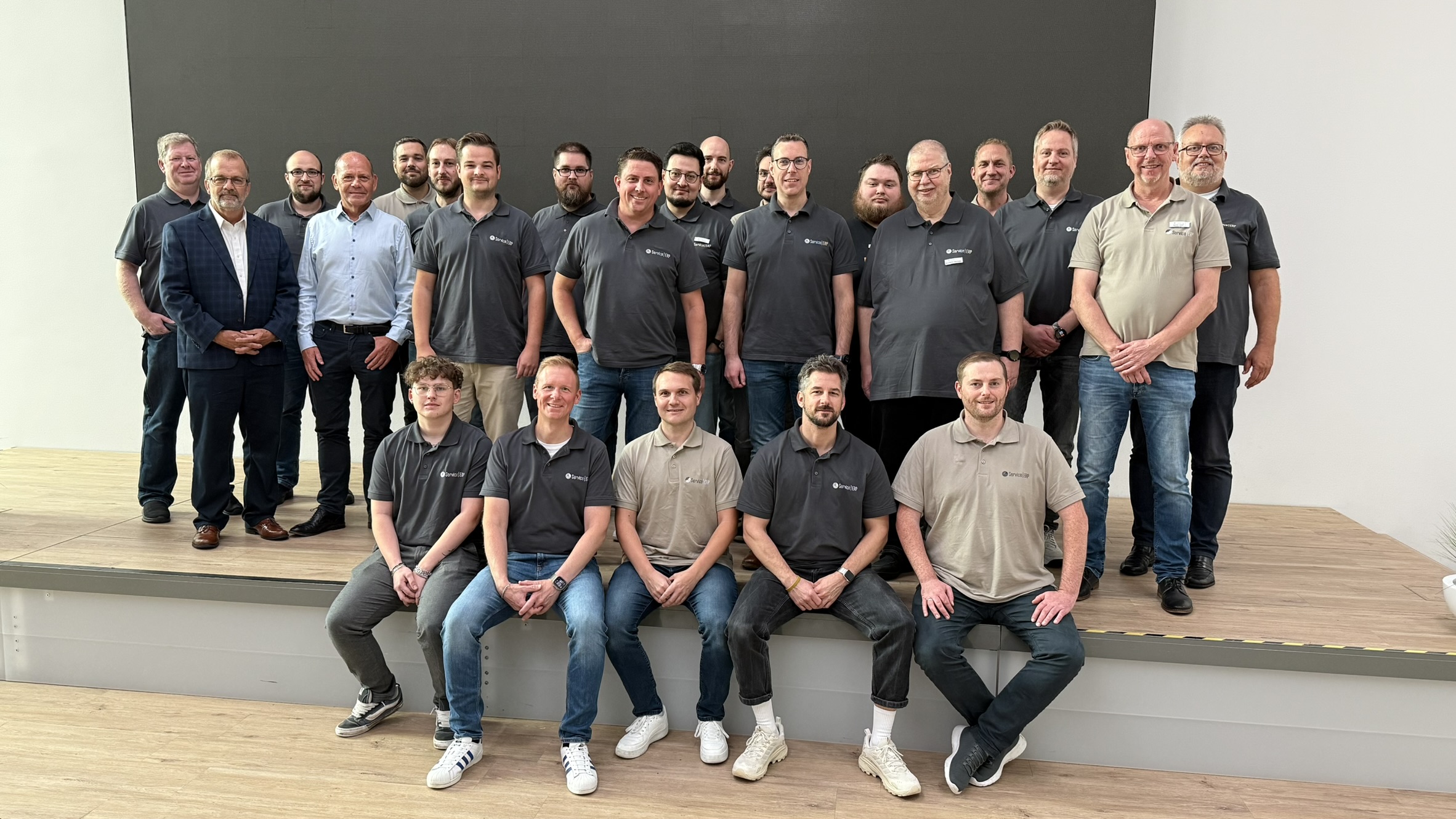 SERP_Manschaft_10_2025 Das Team der ServiceERP ist stehts für Sie da